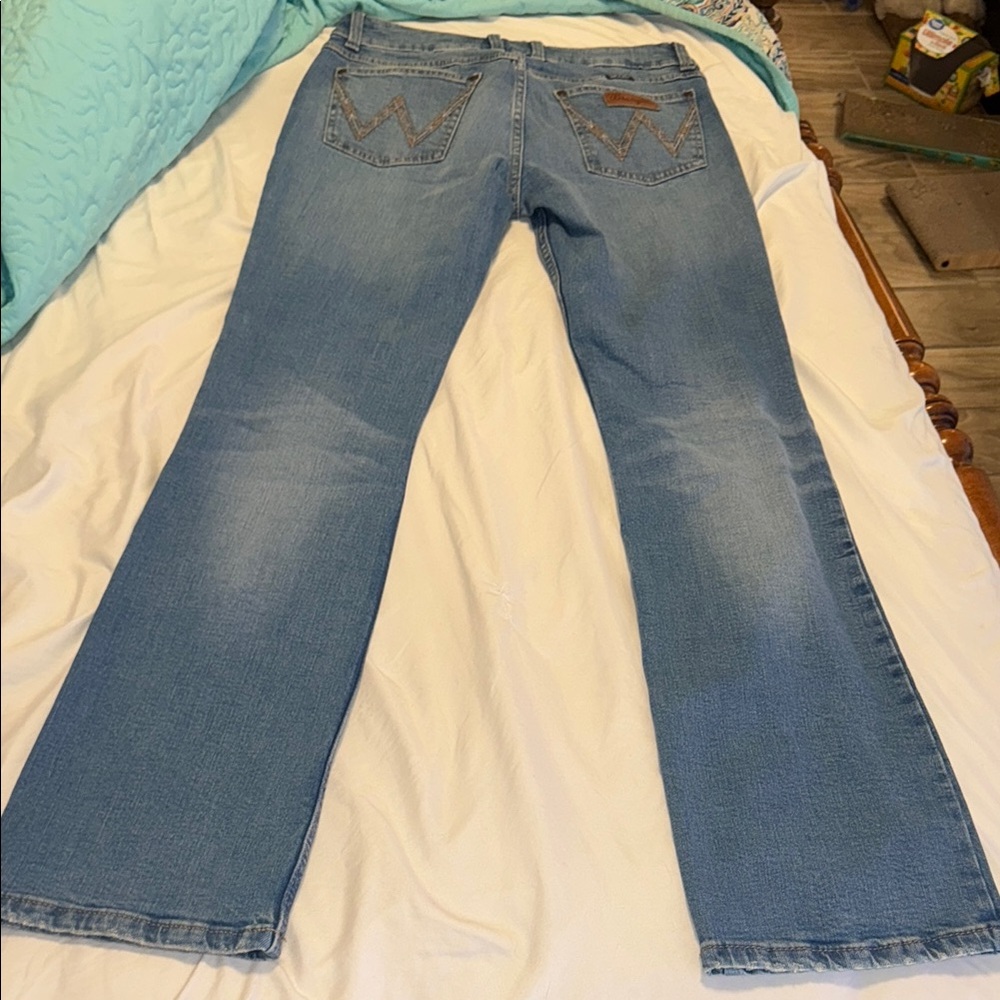 Wrangler Blue Bootcut Jeans with Classic Style 29Wx34L